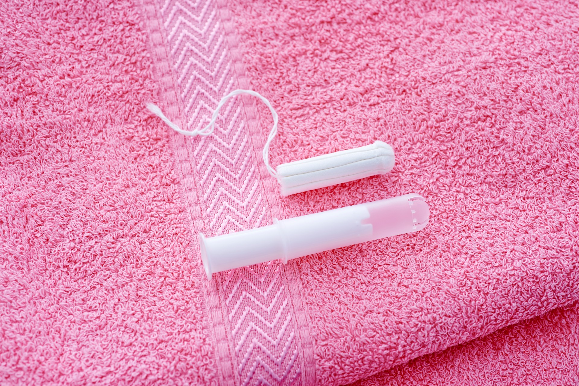 Pierwszy kraj na świecie wprowadził darmowe produkty higieniczne dla osób menstruujących